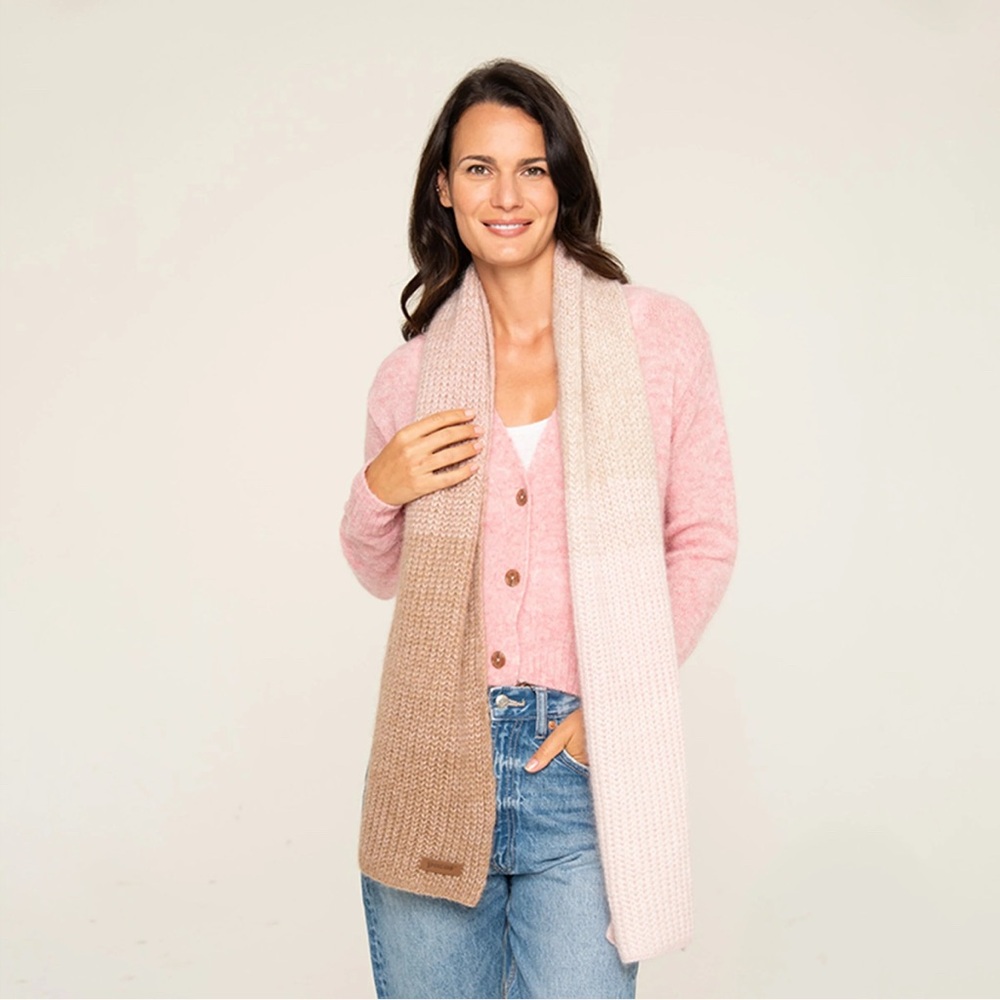 Cozy Pink Gradient Scarf